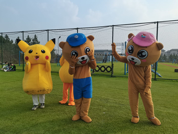 比赛场上的志愿者.png 比赛场上的志愿者.png