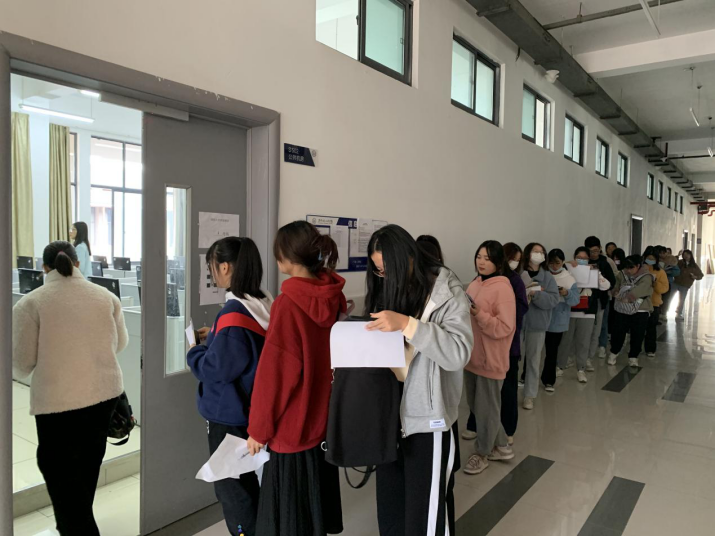 AZ53_7UYY2INZ5GMLG_US4K.png AZ53_7UYY2INZ5GMLG_US4K.png