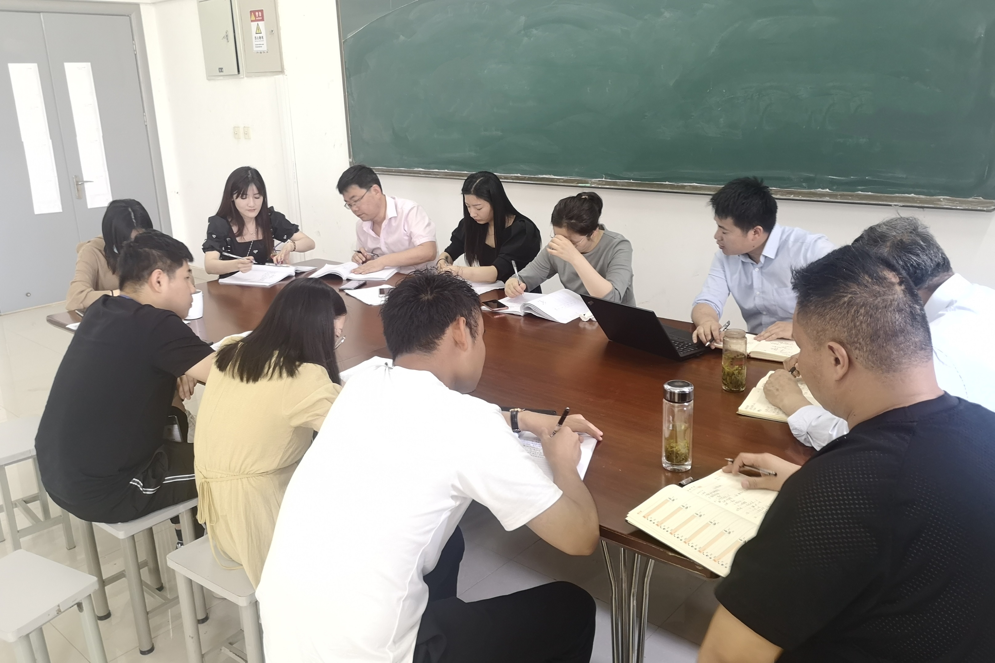 1案例研讨.jpg 1案例研讨.jpg