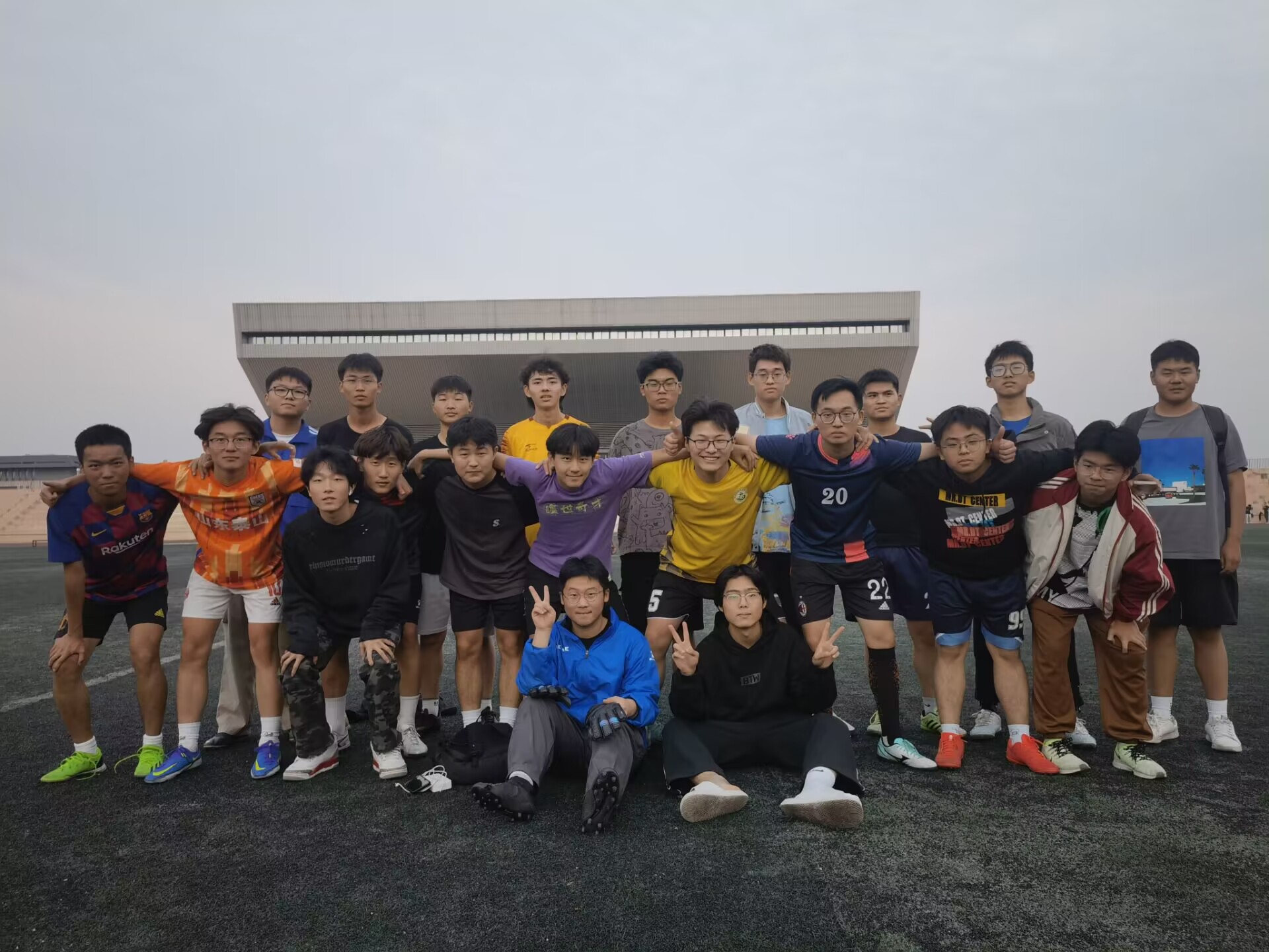 新生队员.jpg 新生队员.jpg