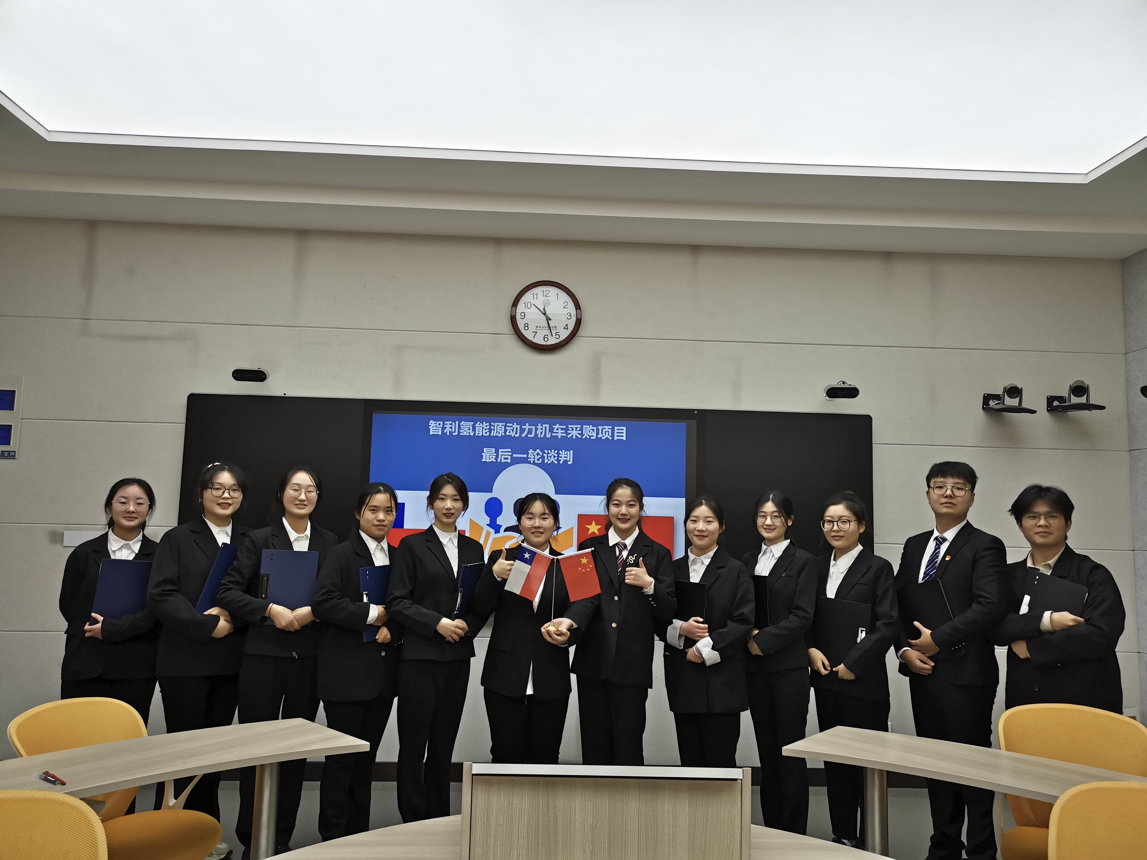 8E5BF701D355BCE89F8969977A70CE35.png 8E5BF701D355BCE89F8969977A70CE35.png