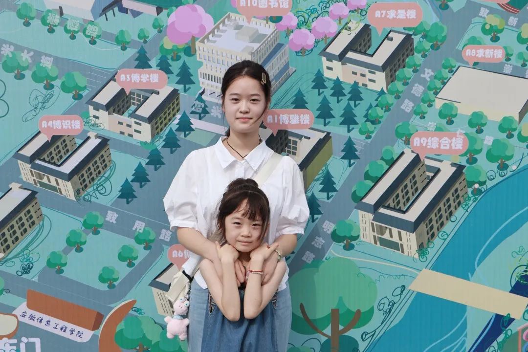 胡婧昱.jpg 胡婧昱.jpg