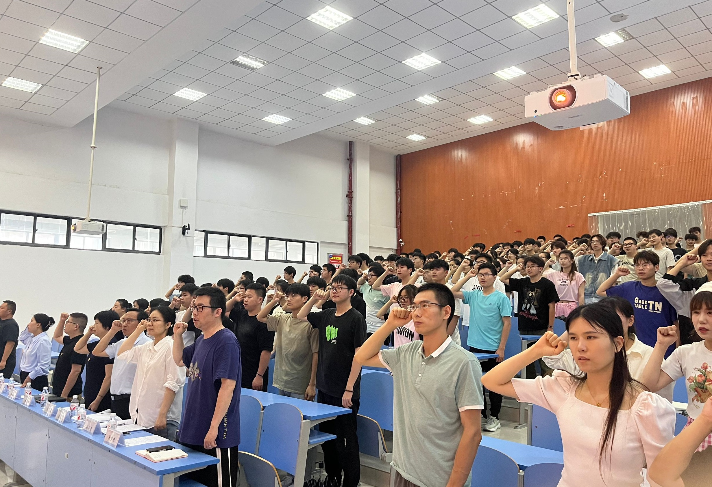 誓词.jpg 誓词.jpg