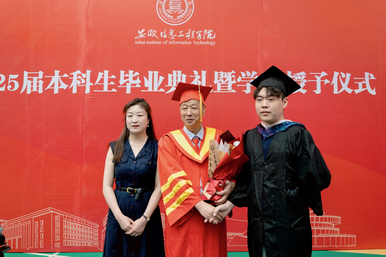 retouch_2025061915204263.jpg retouch_2025061915204263.jpg