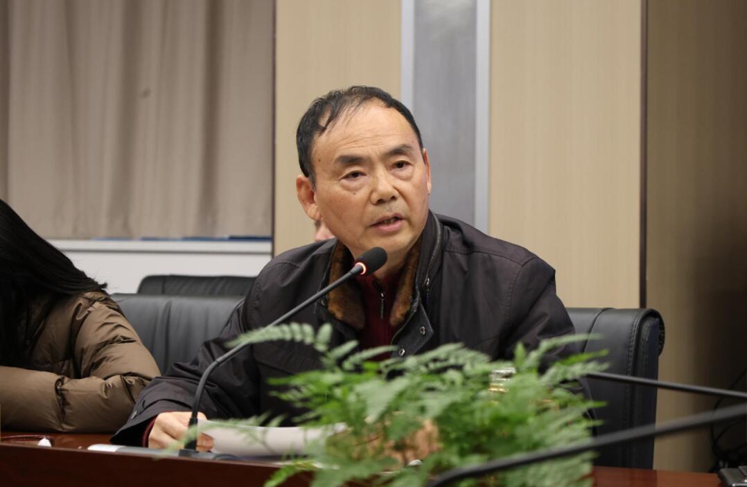 朱校讲话.jpg 朱校讲话.jpg